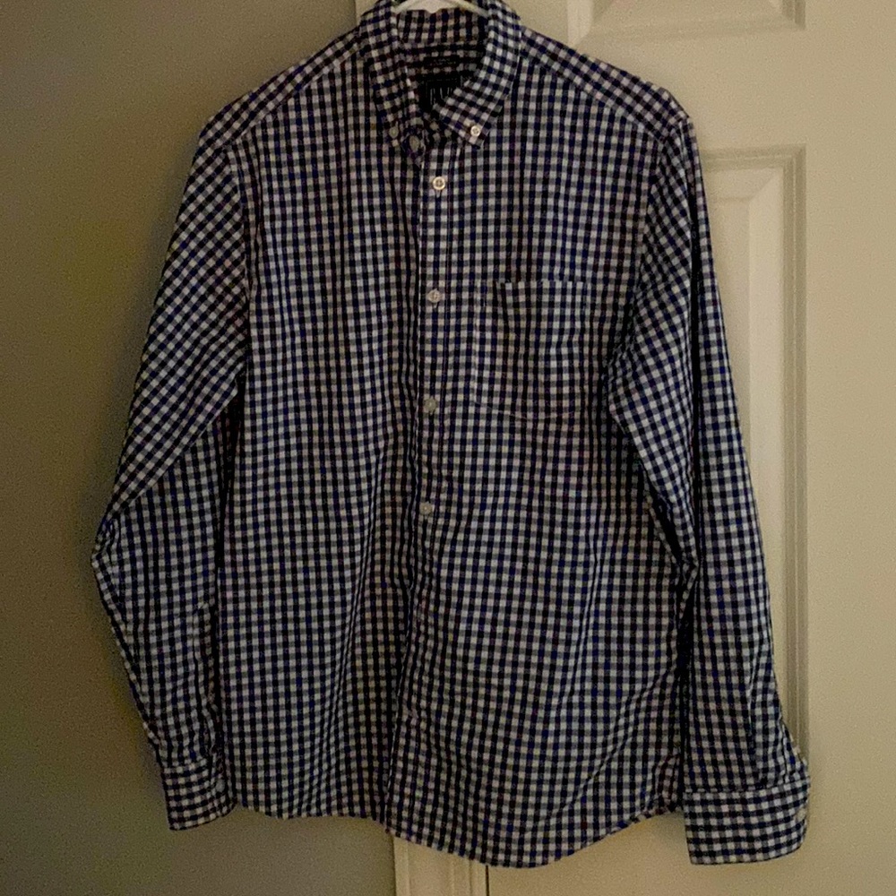 Small Men’s shirt from the GAP.